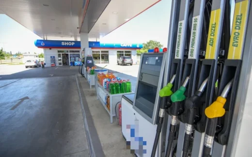 GORIVO U SRBIJI PONOVO POSKUPELO: Cena dizela i benzina skočila za dva dinara po litru! | Serbiantimes.info