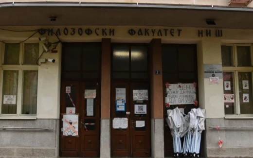 SOLIDARNOST NA DELU U NIŠU: Prikupljeno više od 1,5 miliona dinara za profesore na Filozofskom koji mesecima ne primaju plate! | Serbiantimes.info